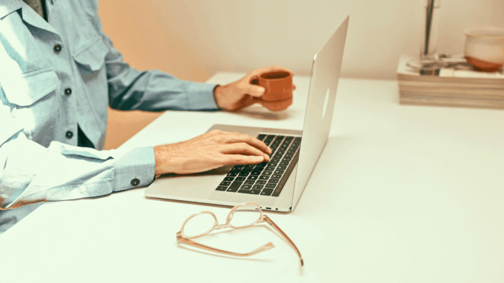 Drive Engagement with Smart Blog & Article Comments service image